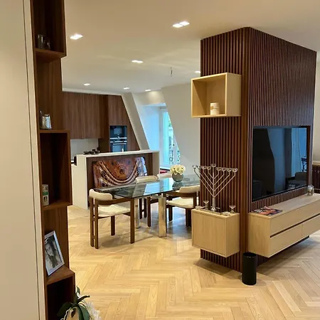 Appartamento Luxueux Metro George V - Hermes - Champs-elysees - Arc De Triomphe Parigi