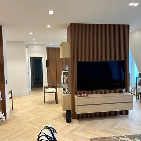 Appartamento Luxueux Metro George V - Hermes - Champs-elysees - Arc De Triomphe Parigi